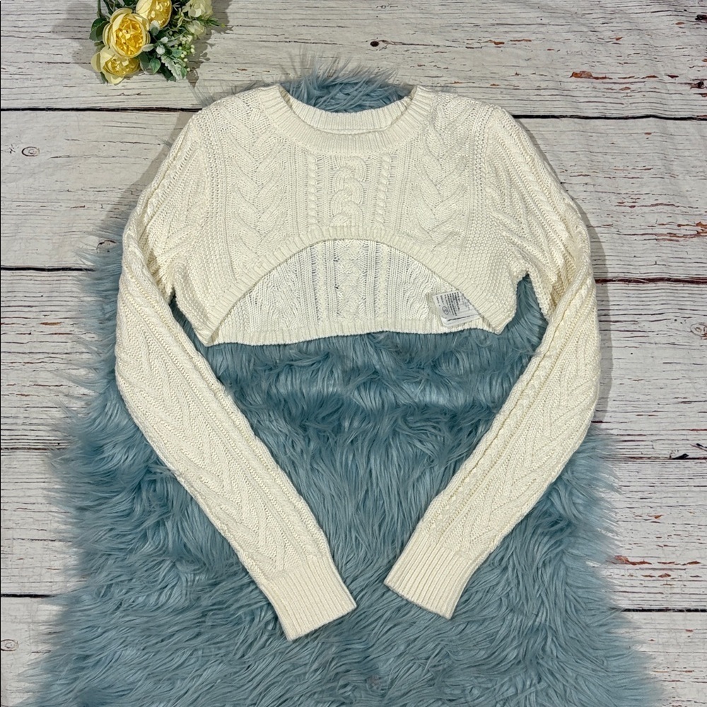 Abercrombie & Fitch Soft Cream Knit Cable Knit Cropped Sweater